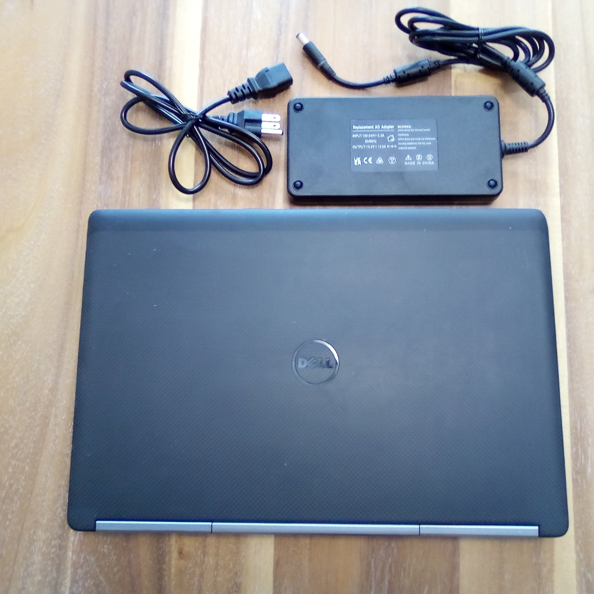 Dell Precision 7710 P28E