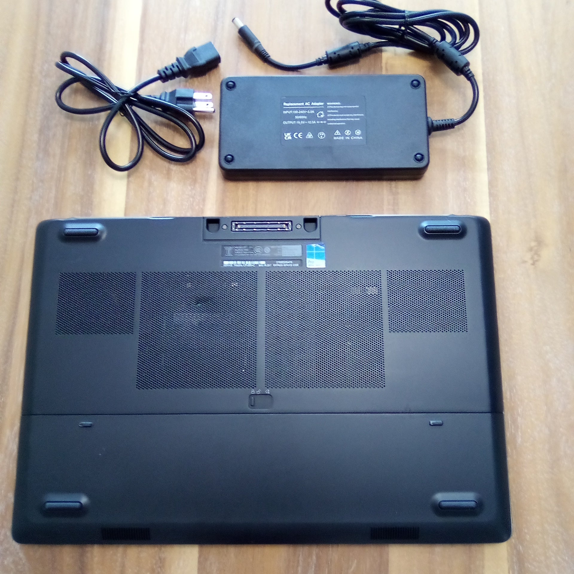 Dell Precision 7710 P28E