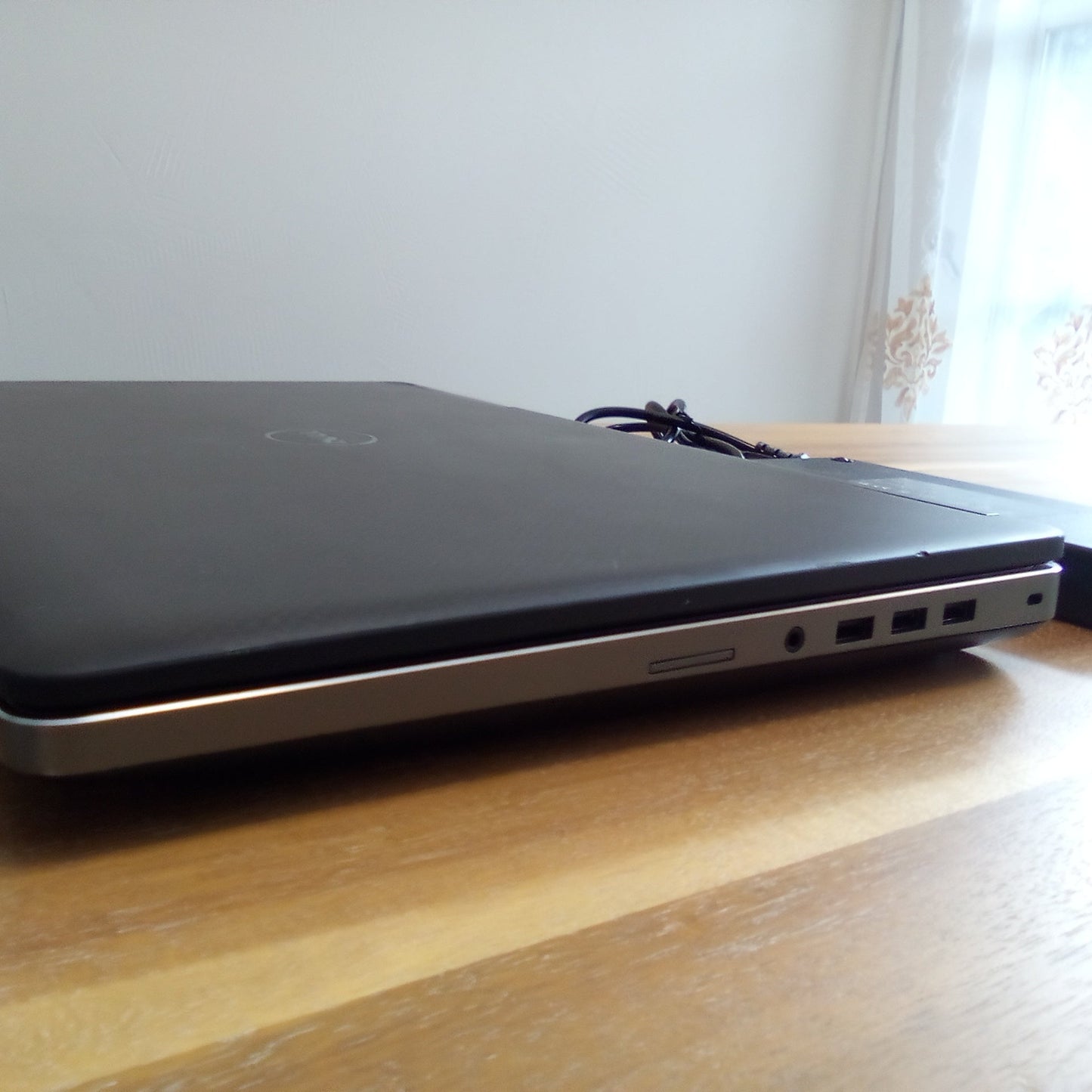 Dell Precision 7710 P28E