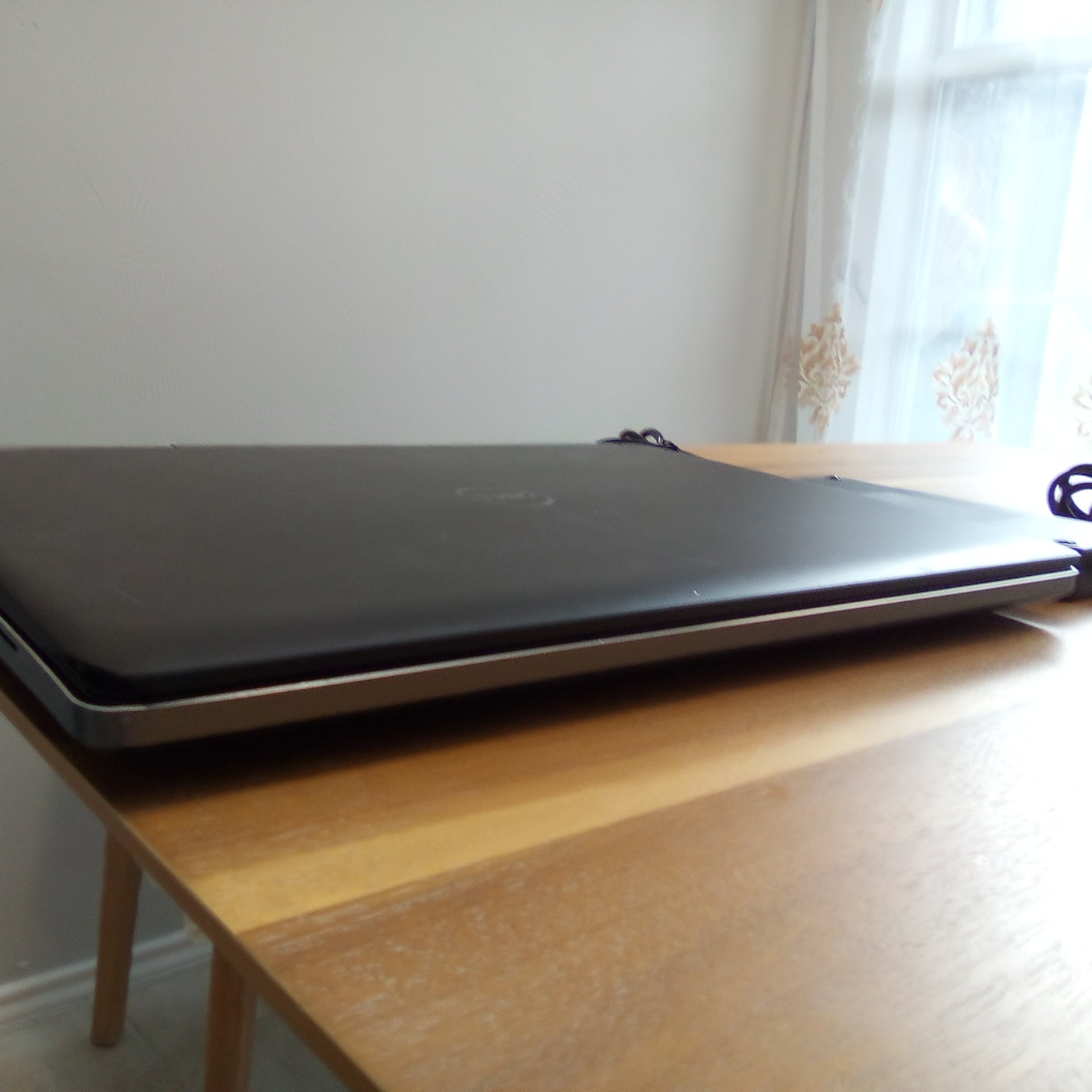 Dell Precision 7710 P28E