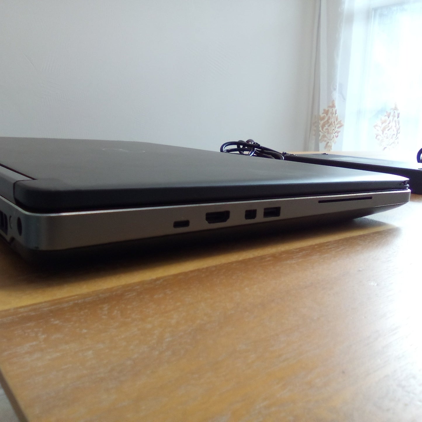 Dell Precision 7710 P28E