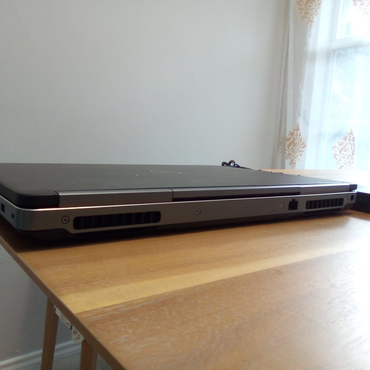 Dell Precision 7710 P28E