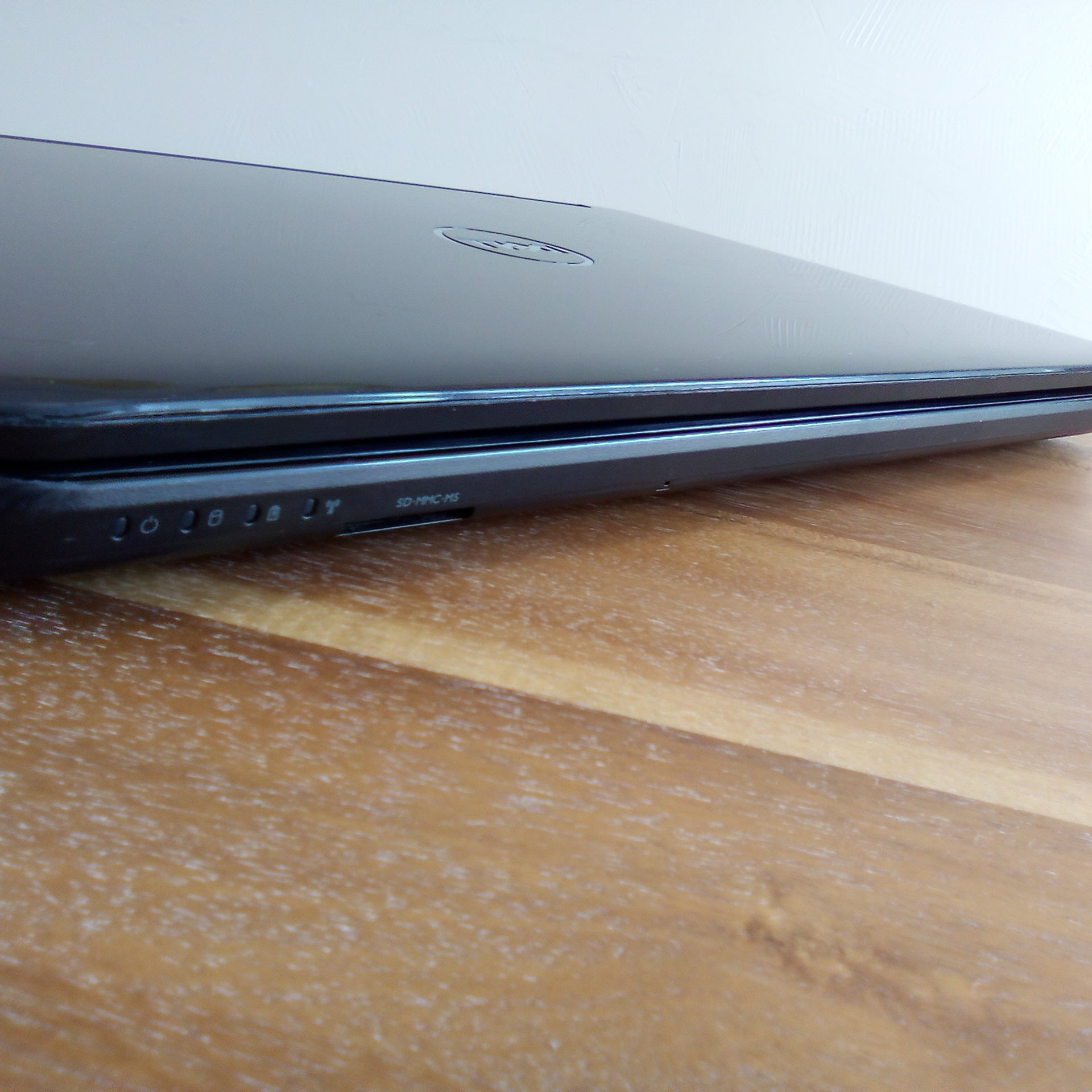 Dell Inspiron 3520 8MP9V A01