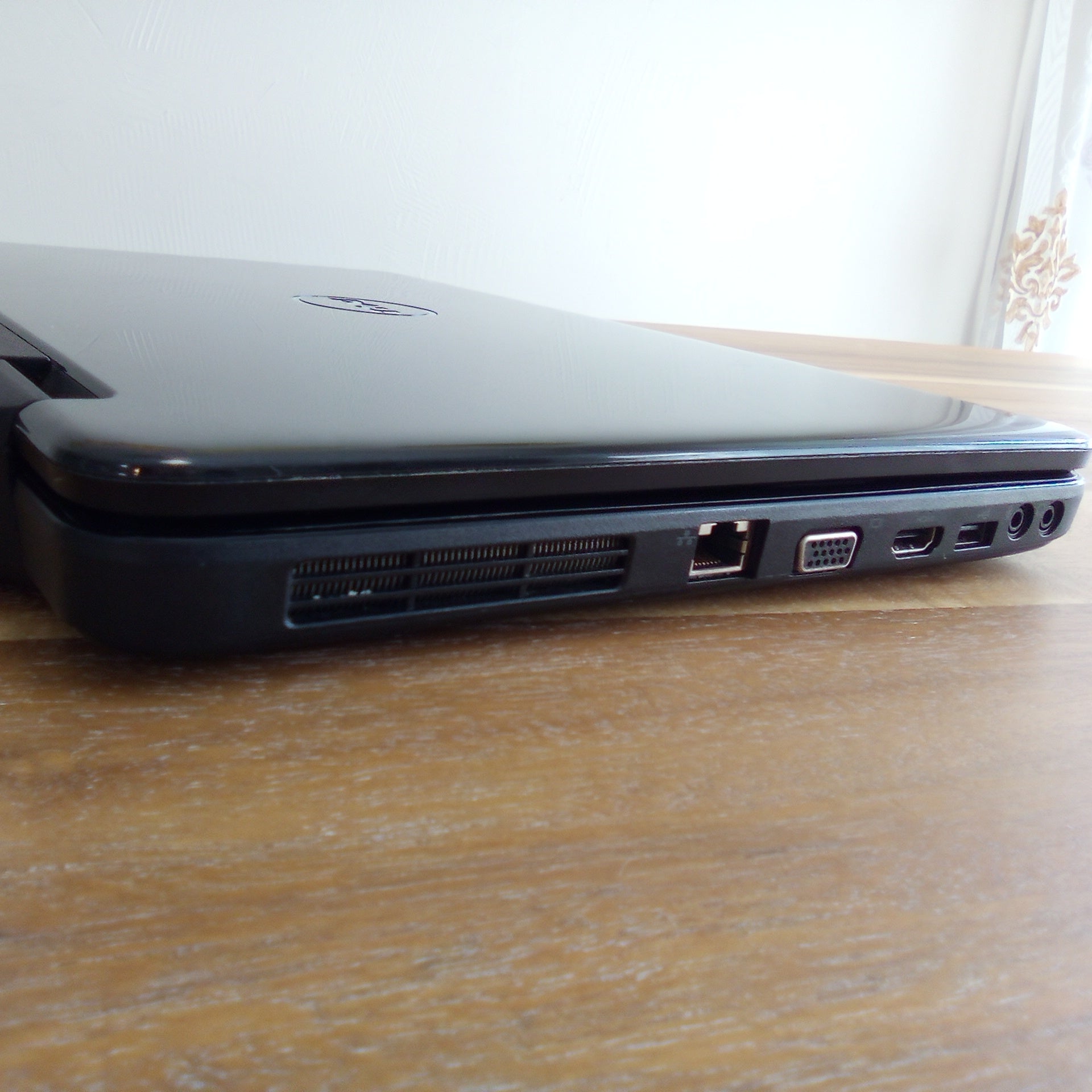 Dell Inspiron 3520 8MP9V A01